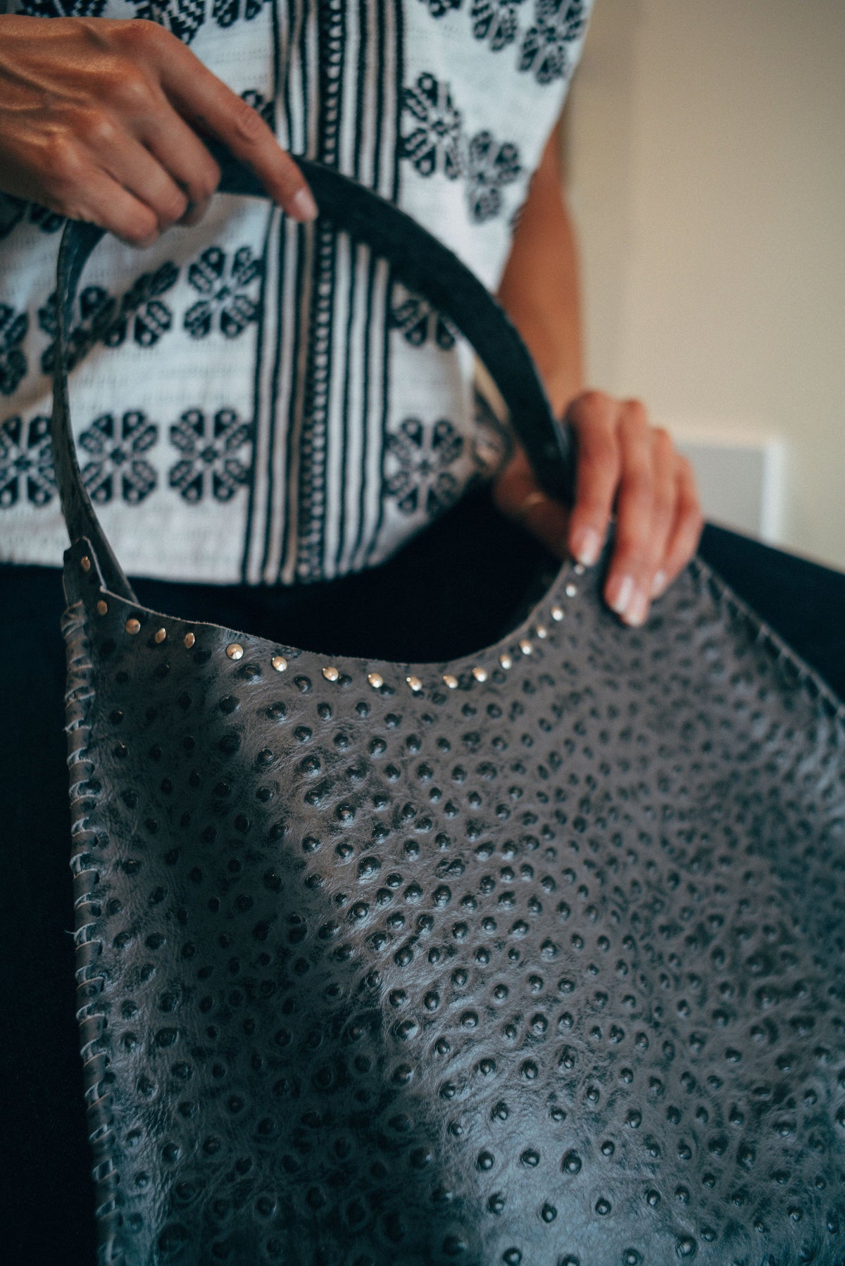 Rebeca Shoulder Bag // Ostrich