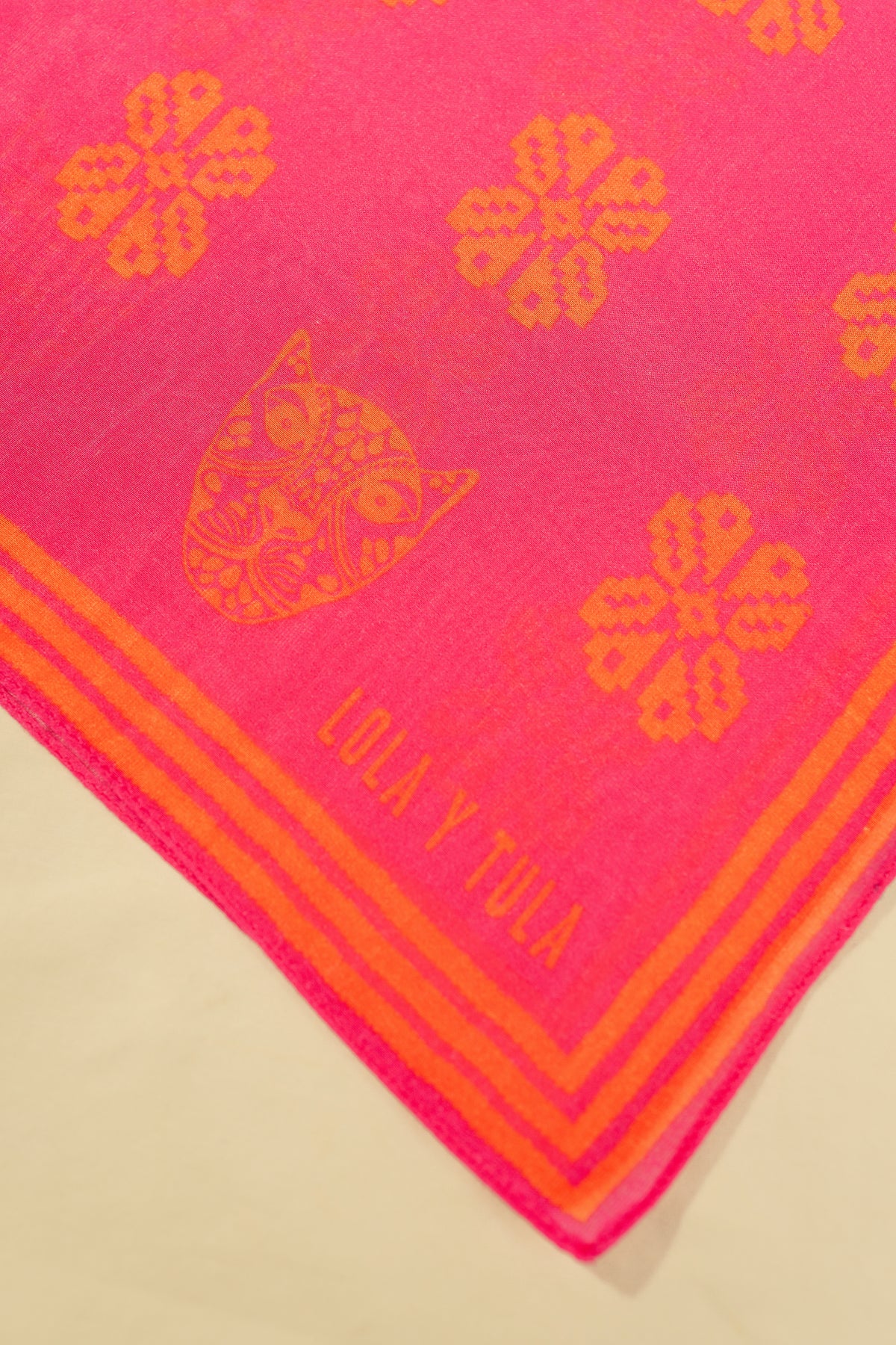 LYT SCARF PINK